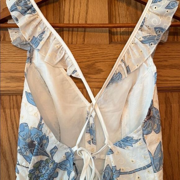 SIMPLEE Eyelet Floral Romper *NEW* - Picture 11 of 12